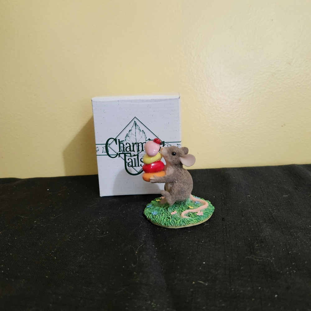 Charming Tails "Gathering Treat"